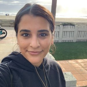 Meet your Posher, Alexandra